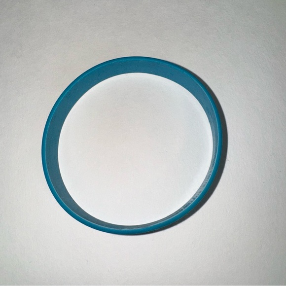 (2) PC BUNDLE NIKE THIN HEADBAND WORKOUT & SOUL SURFER BRACELET - Picture 3 of 5